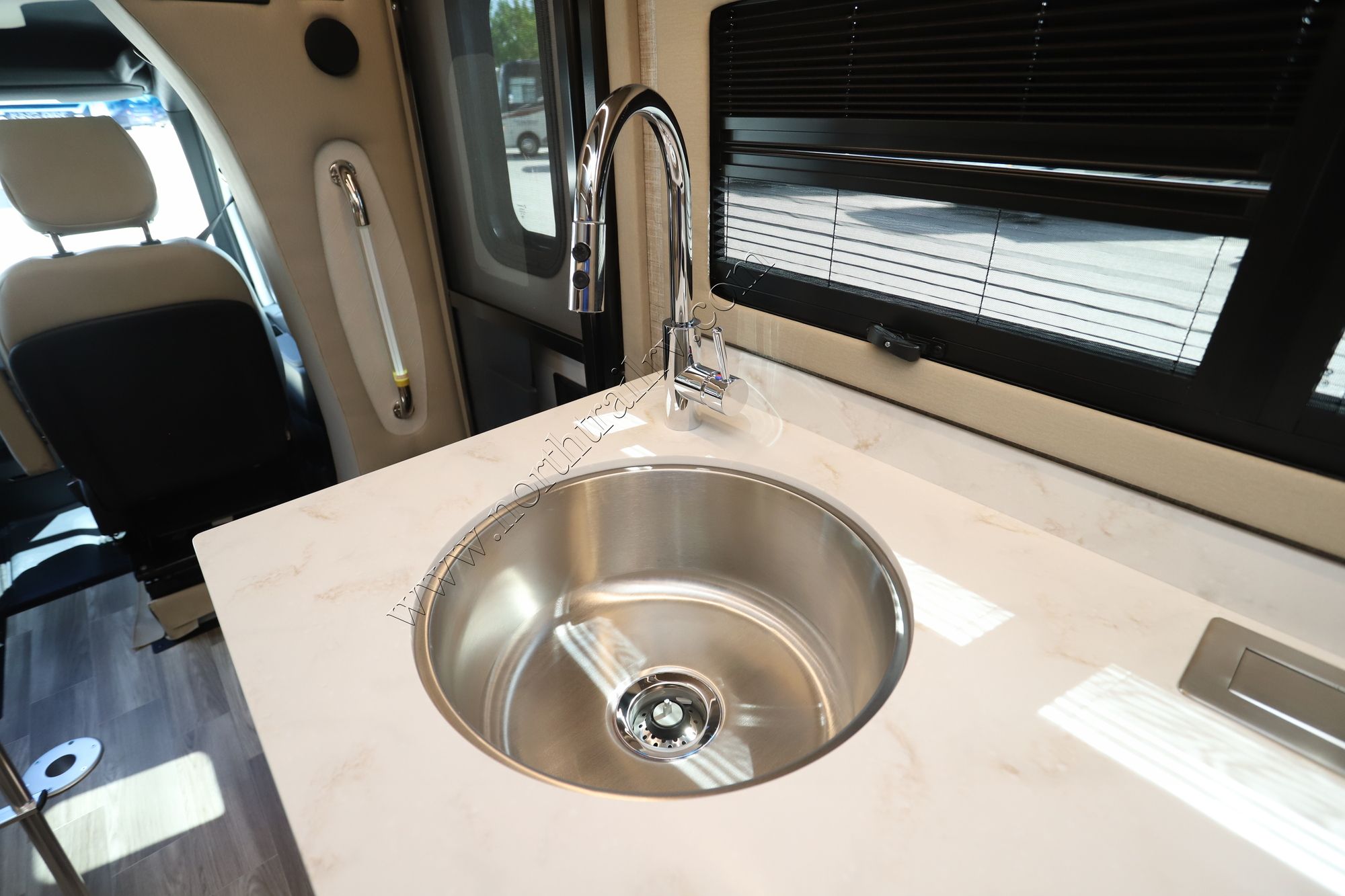 New 2026 Tiffin Motor Homes Wayfarer 25XRW Class C  For Sale
