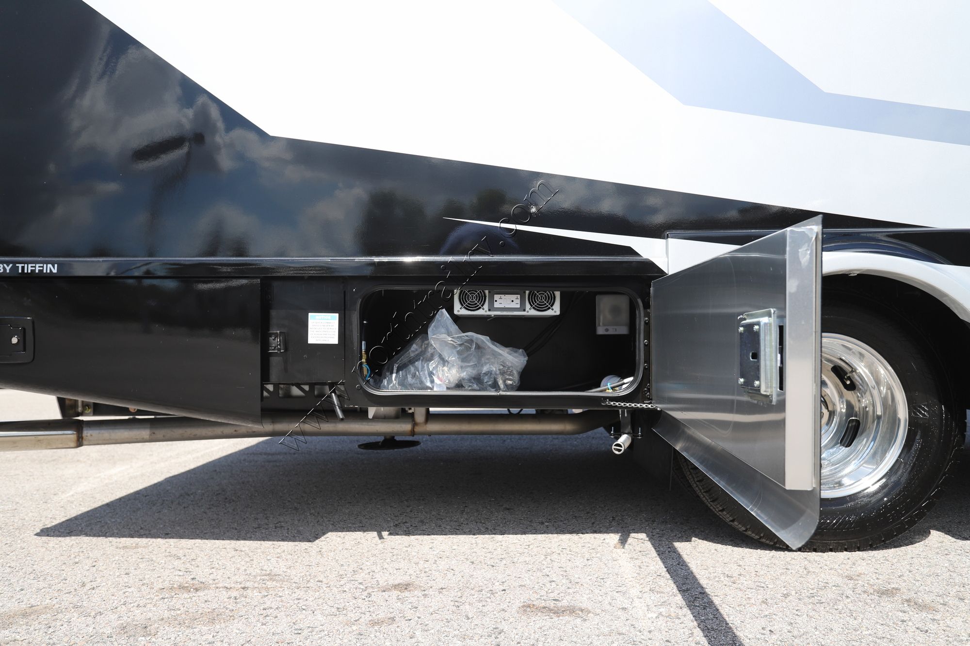 New 2026 Tiffin Motor Homes Wayfarer 25XRW Class C  For Sale