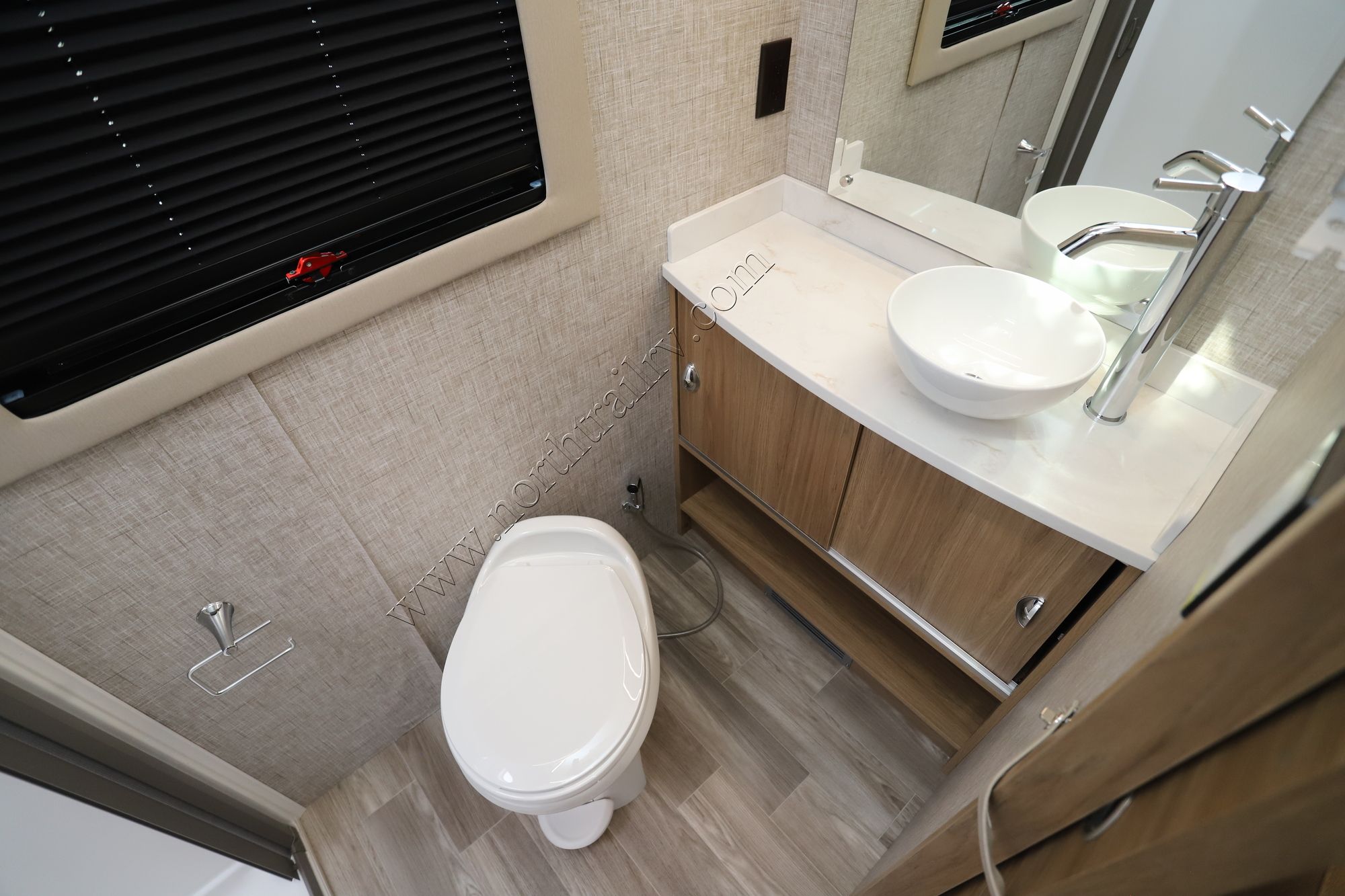 New 2026 Tiffin Motor Homes Wayfarer 25XRW Class C  For Sale