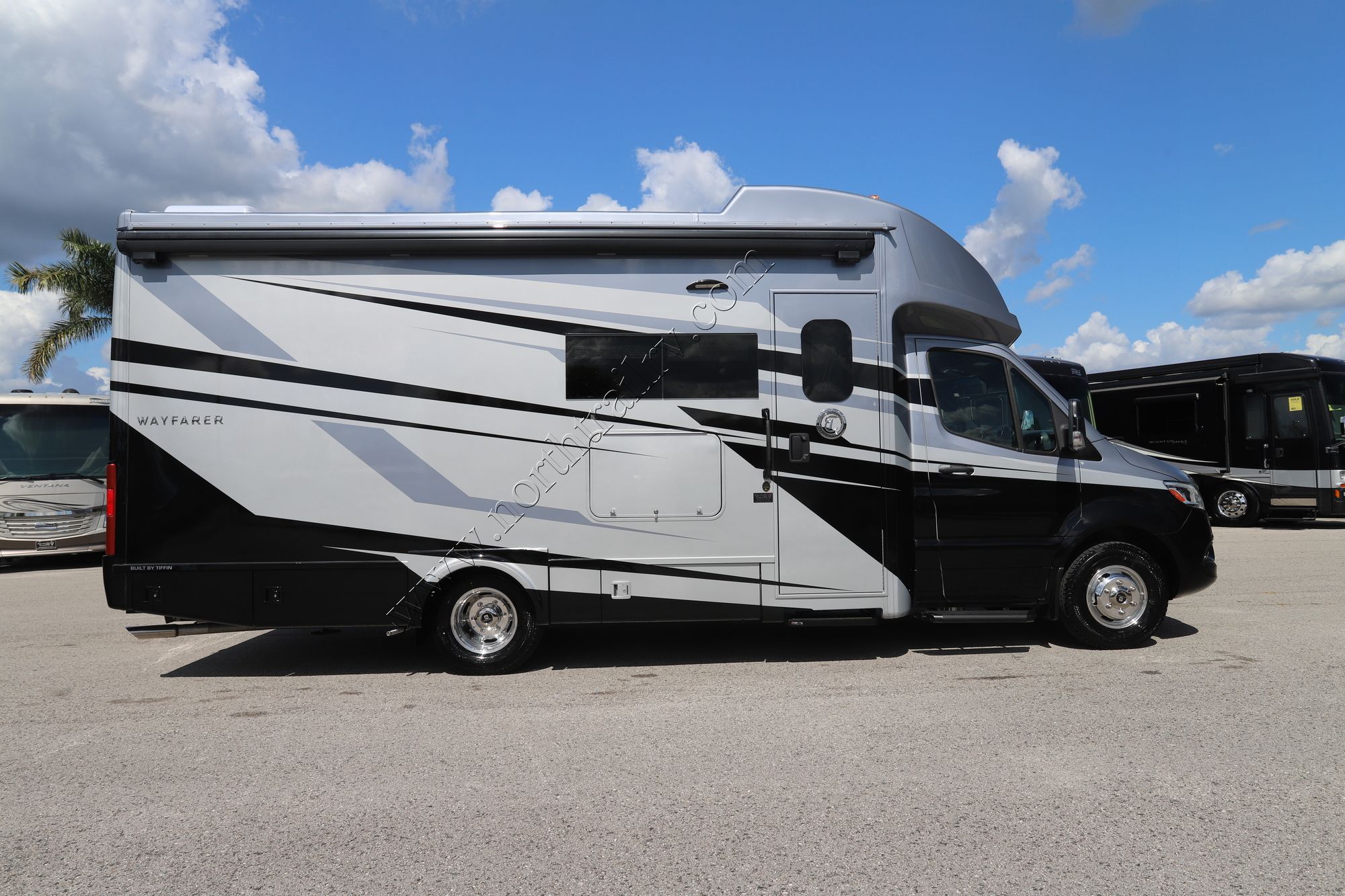 New 2026 Tiffin Motor Homes Wayfarer 25XRW Class C  For Sale