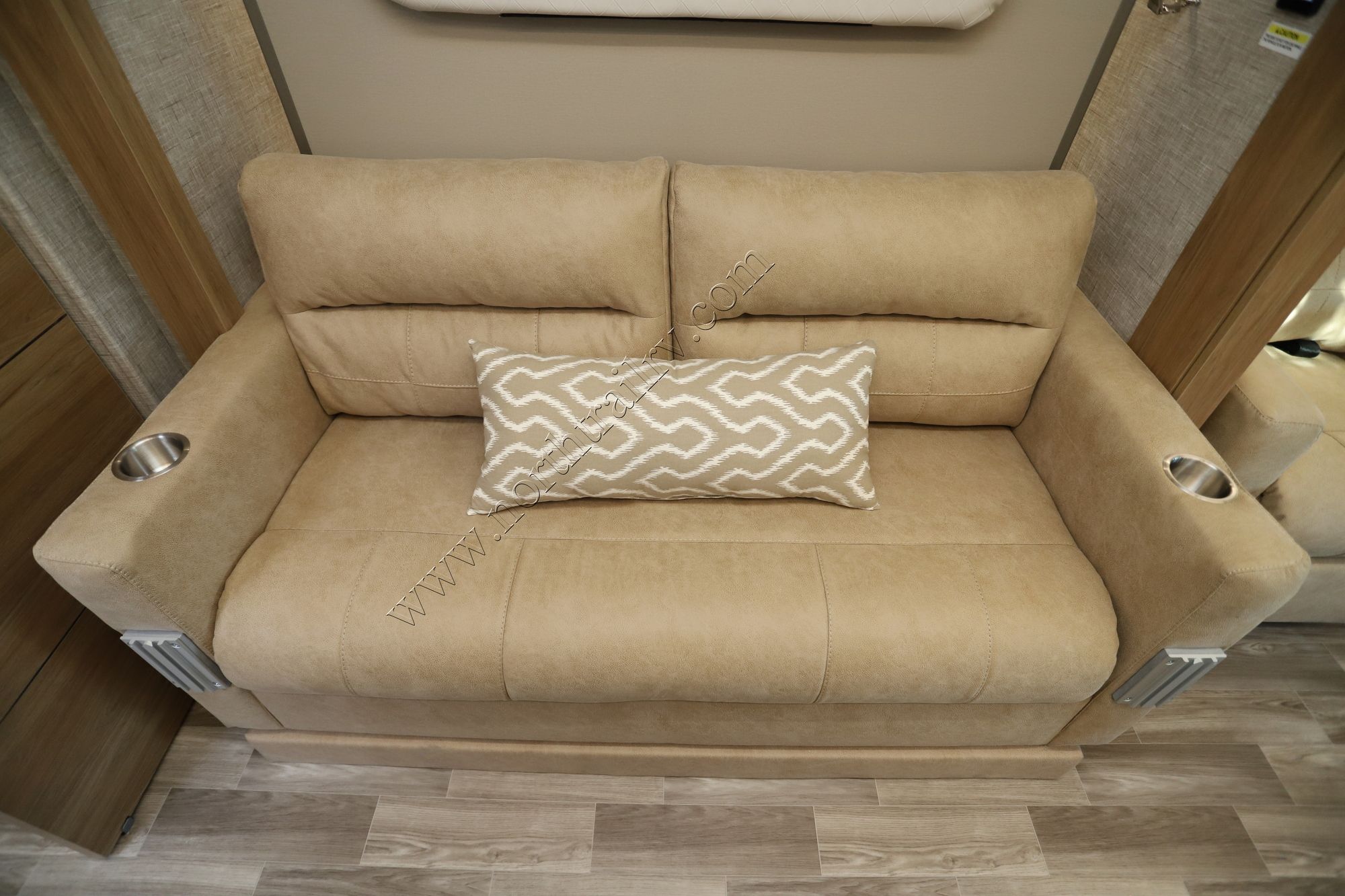 New 2026 Tiffin Motor Homes Wayfarer 25XRW Class C  For Sale