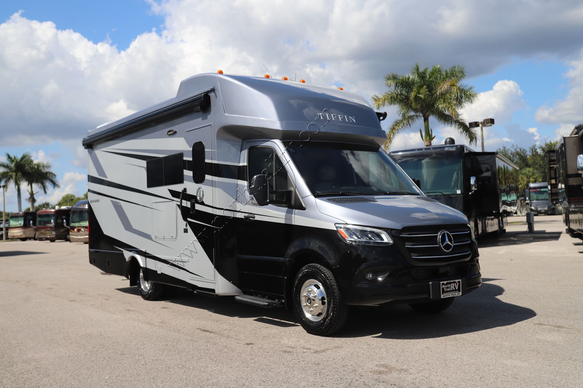 New 2026 Tiffin Motor Homes Wayfarer 25XRW Class C  For Sale