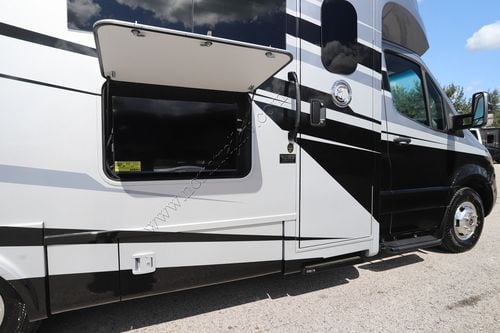 2026 Tiffin Motor Homes Wayfarer 25XRW