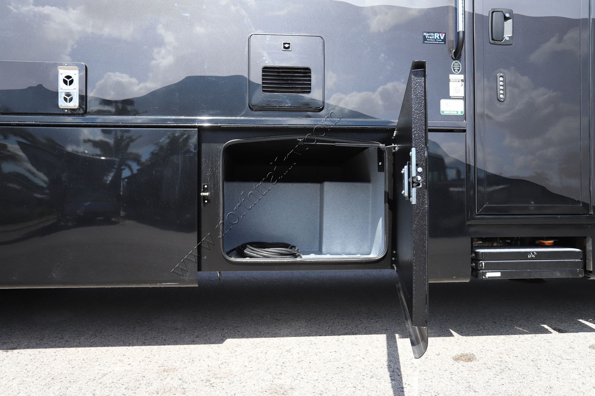 New 2026 Dynamax Europa 31SS Super C  For Sale