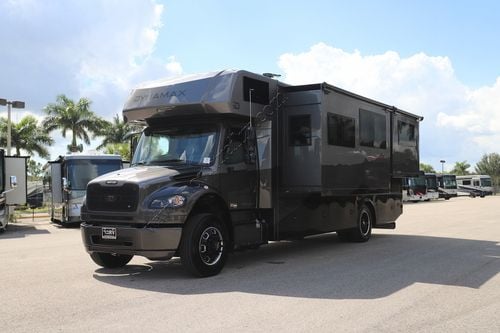 2026 Dynamax Europa 31SS