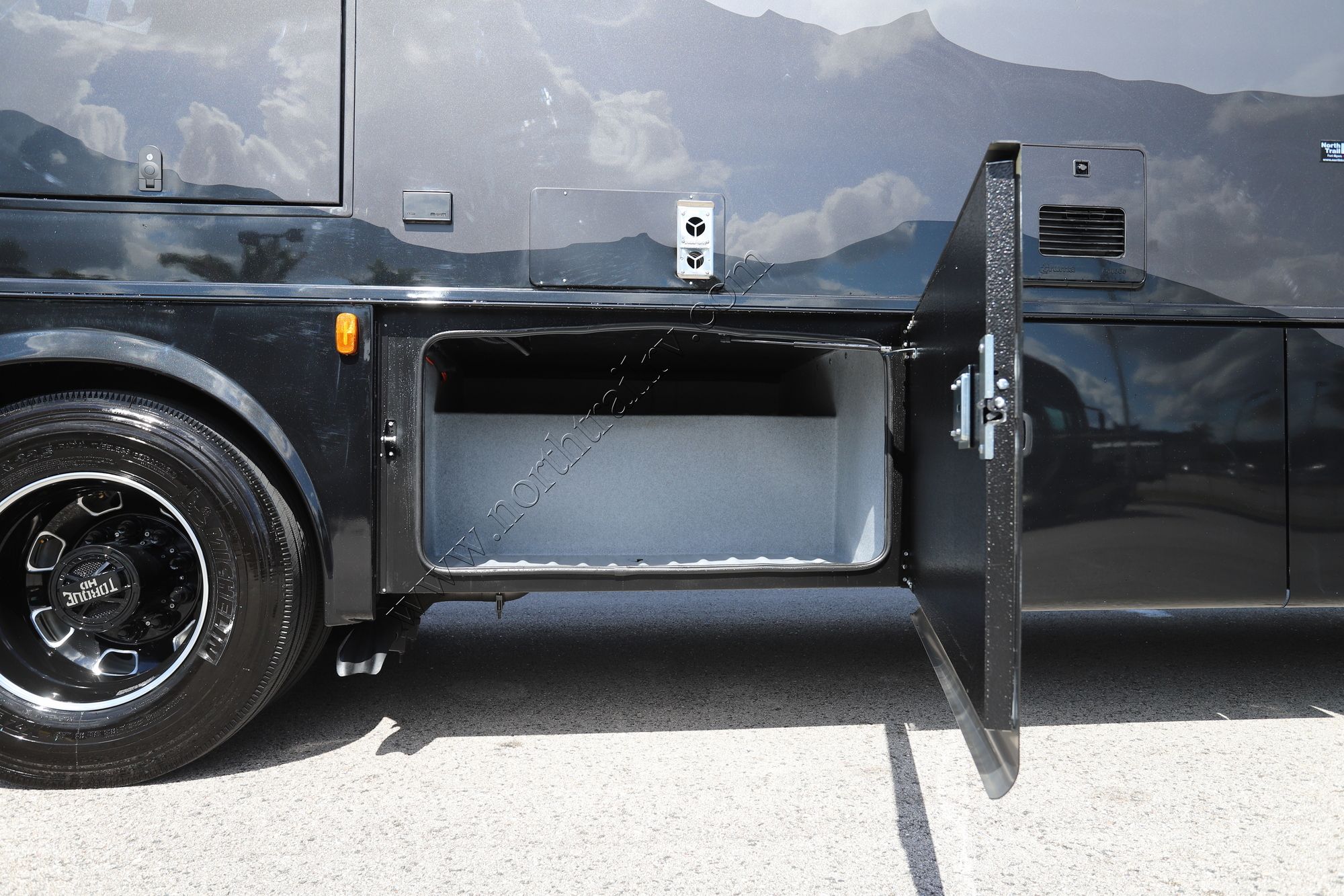 New 2026 Dynamax Europa 31SS Super C  For Sale