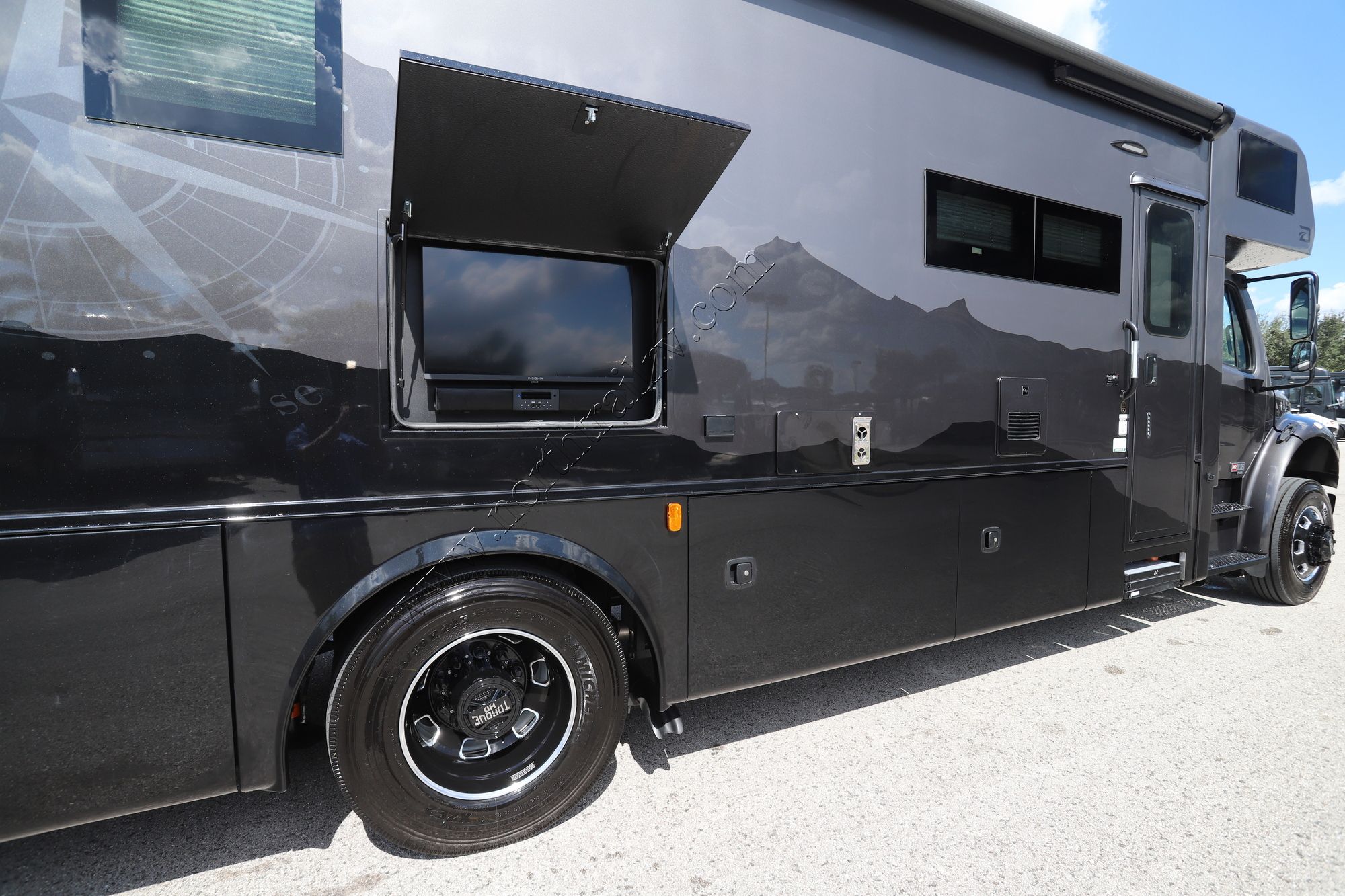 New 2026 Dynamax Europa 31SS Super C  For Sale