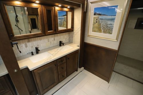 2026 Tiffin Motor Homes Phaeton 44OH