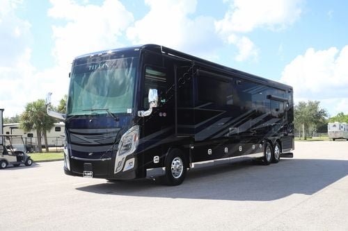 2026 Tiffin Motor Homes Zephyr 45FZ