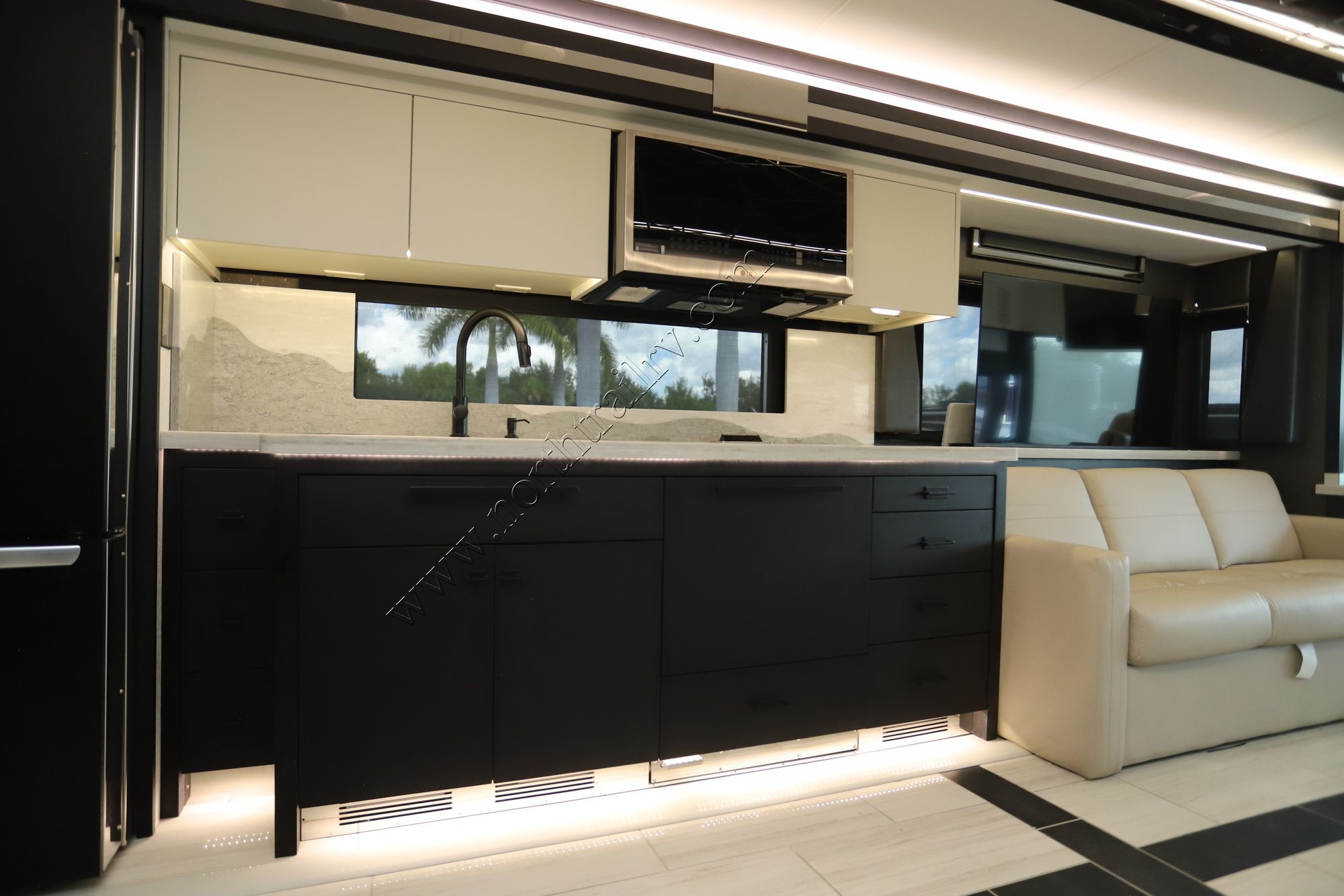 New 2026 Tiffin Motor Homes Zephyr 45FZ Class A  For Sale