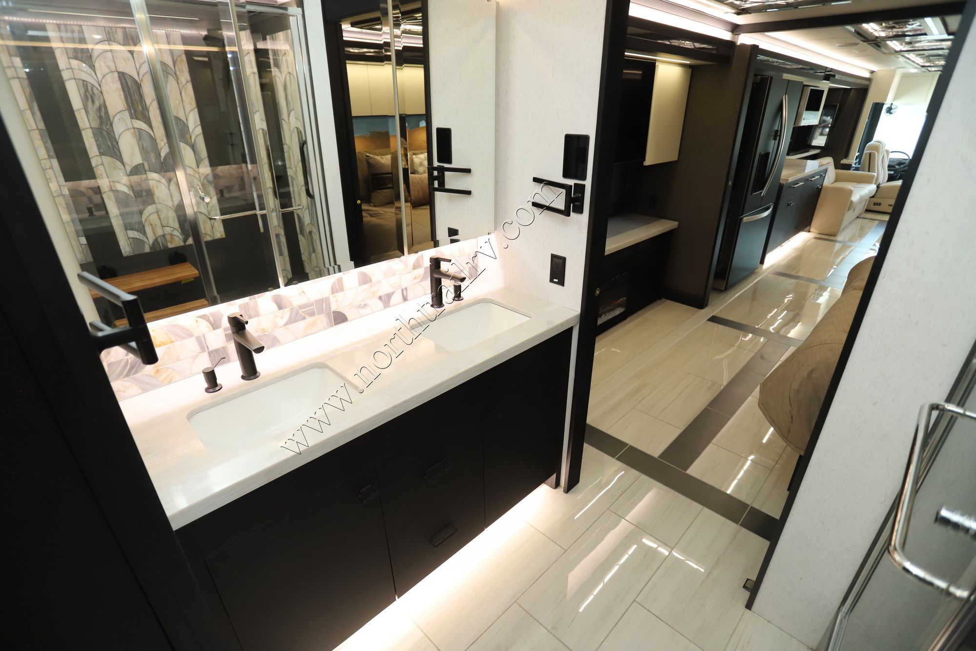 New 2026 Tiffin Motor Homes Zephyr 45FZ Class A  For Sale