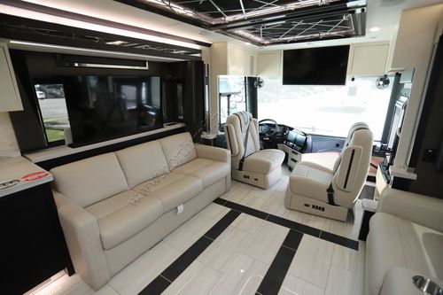 2026 Tiffin Motor Homes Zephyr 45FZ