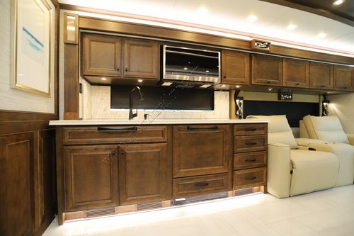 2026 Tiffin Motor Homes Phaeton 44OH