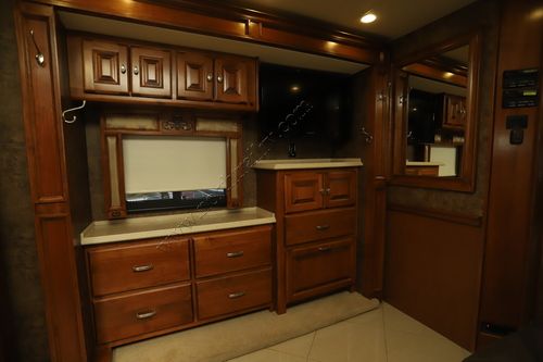 2013 Tiffin Motor Homes Phaeton 42LH