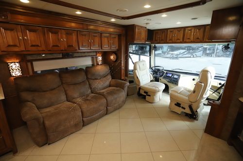 2013 Tiffin Motor Homes Phaeton 42LH