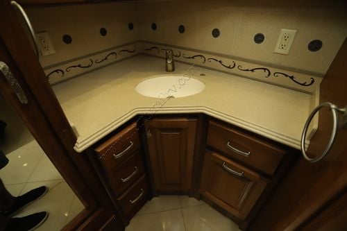 2013 Tiffin Motor Homes Phaeton 42LH