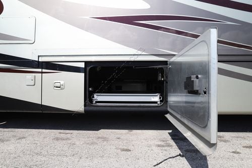 2013 Tiffin Motor Homes Phaeton 42LH