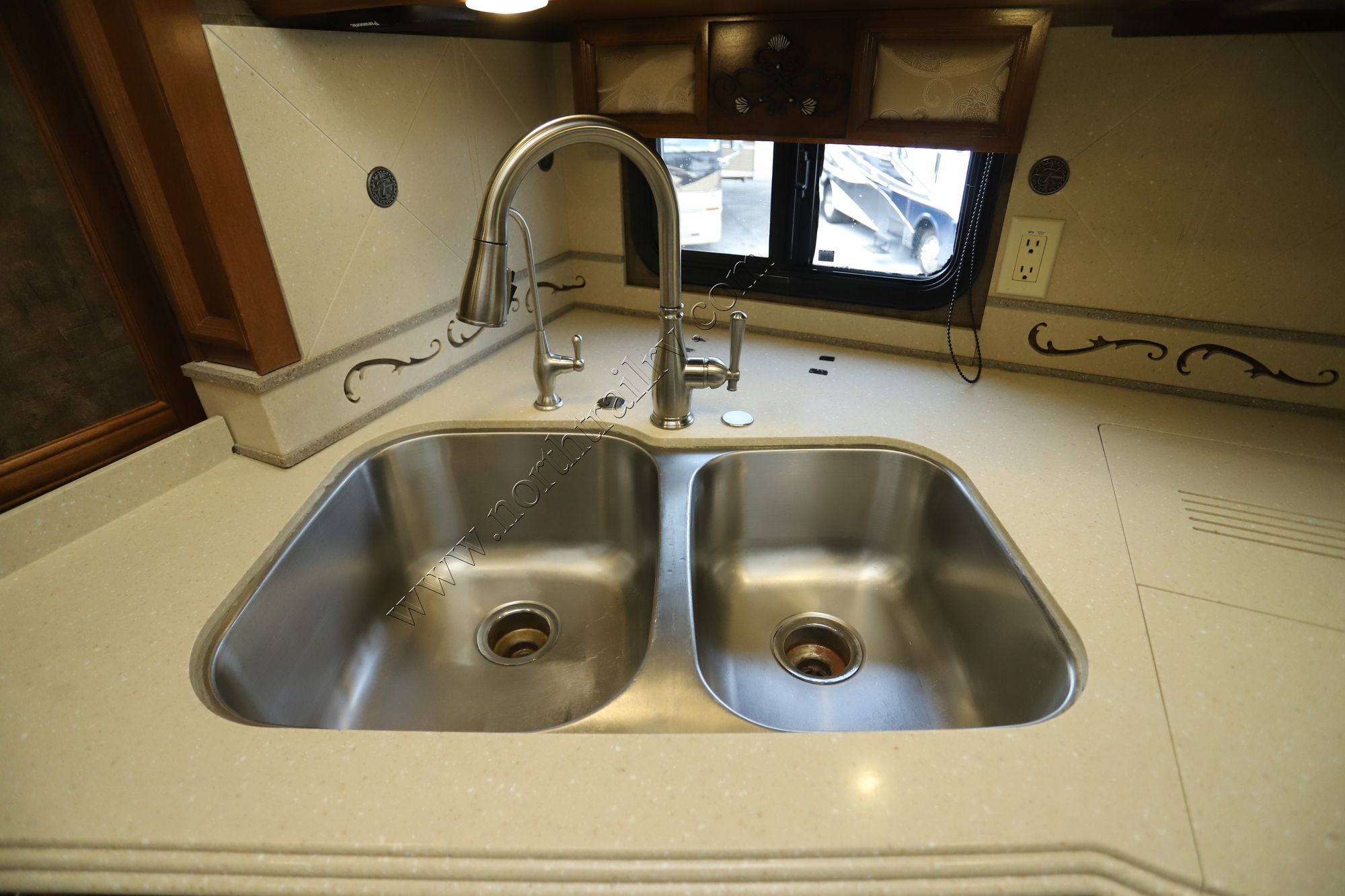 Used 2013 Tiffin Motor Homes Phaeton 42LH Class A  For Sale