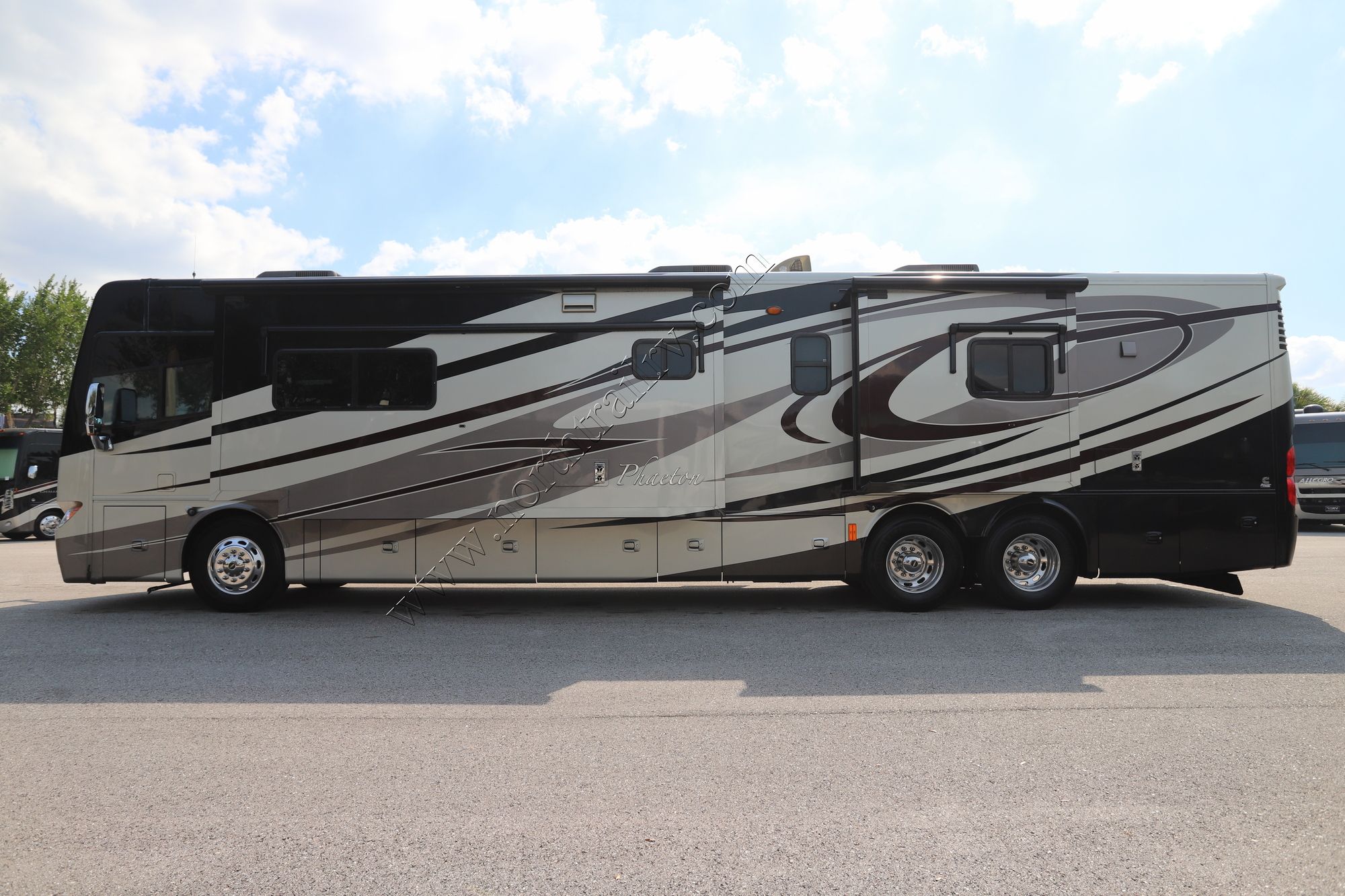 Used 2013 Tiffin Motor Homes Phaeton 42LH Class A  For Sale