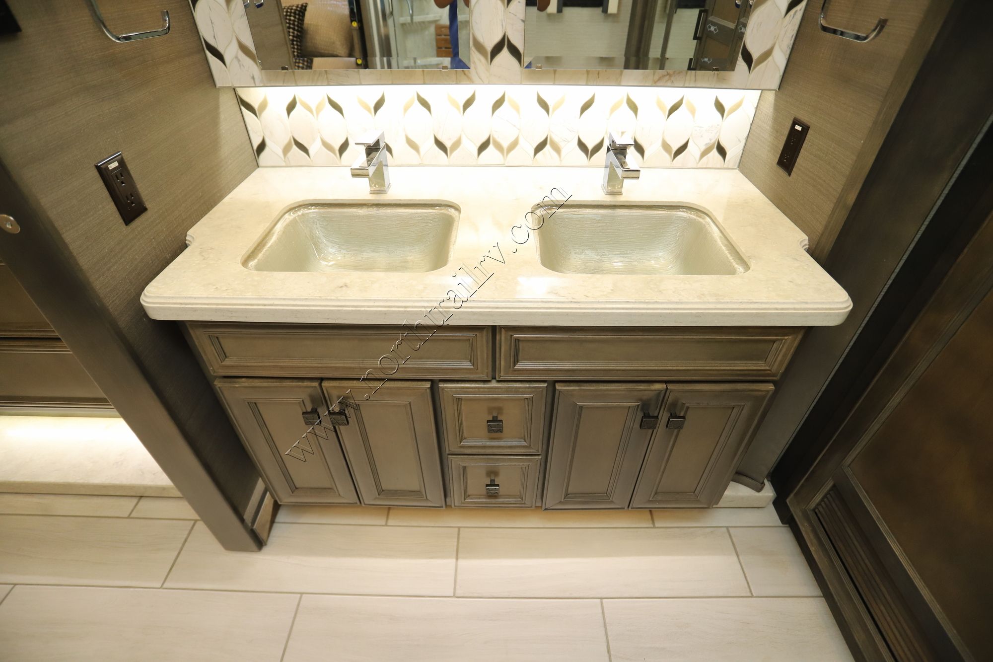 Used 2021 Tiffin Motor Homes Allegro Bus 40IP Class A  For Sale