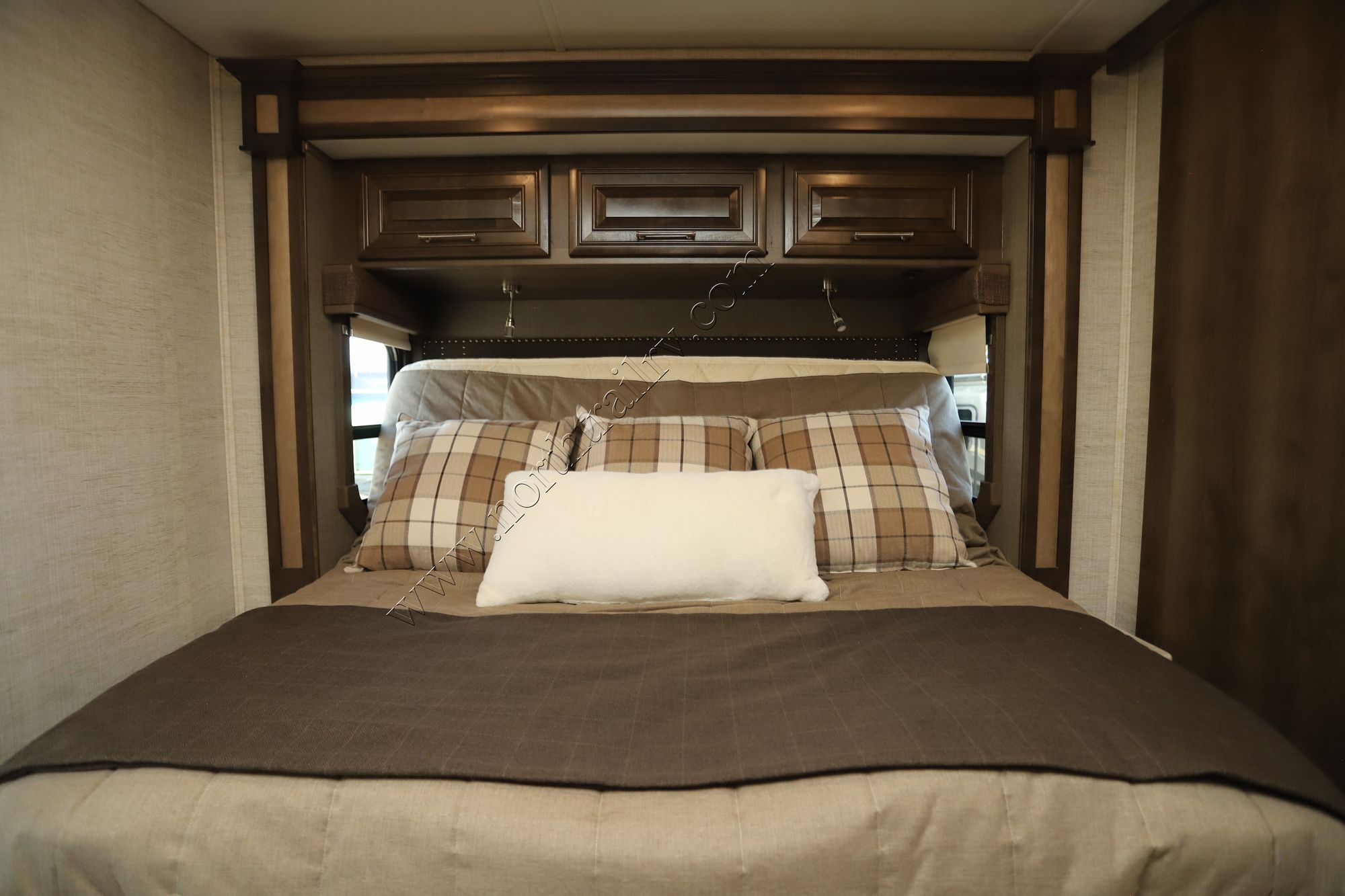 Used 2021 Entegra Accolade 37L Super C  For Sale