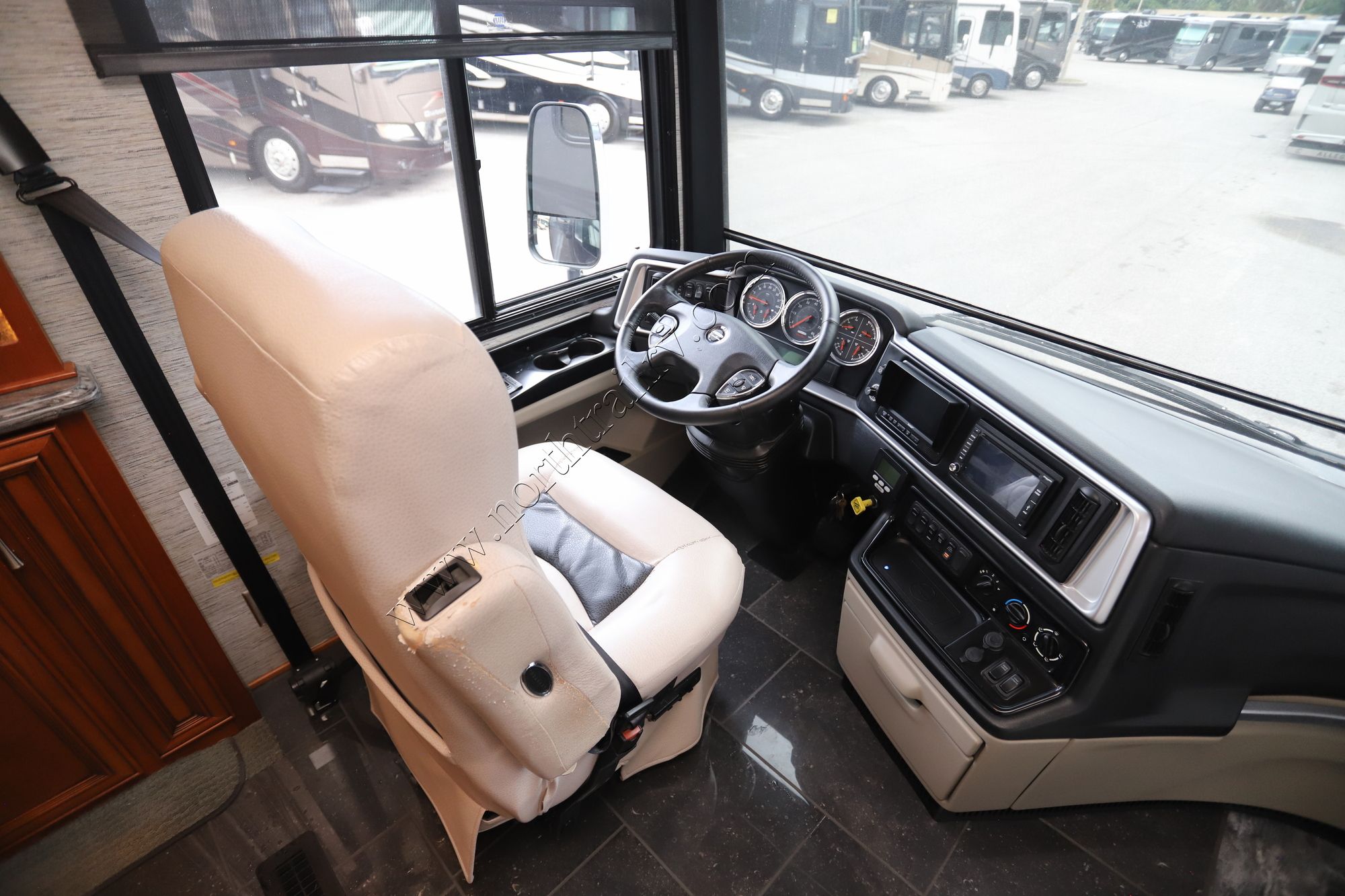 Used 2018 Newmar Ventana 3407 Class A  For Sale