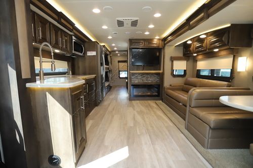 2021 Entegra Accolade 37L