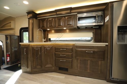 2021 Entegra Accolade 37L