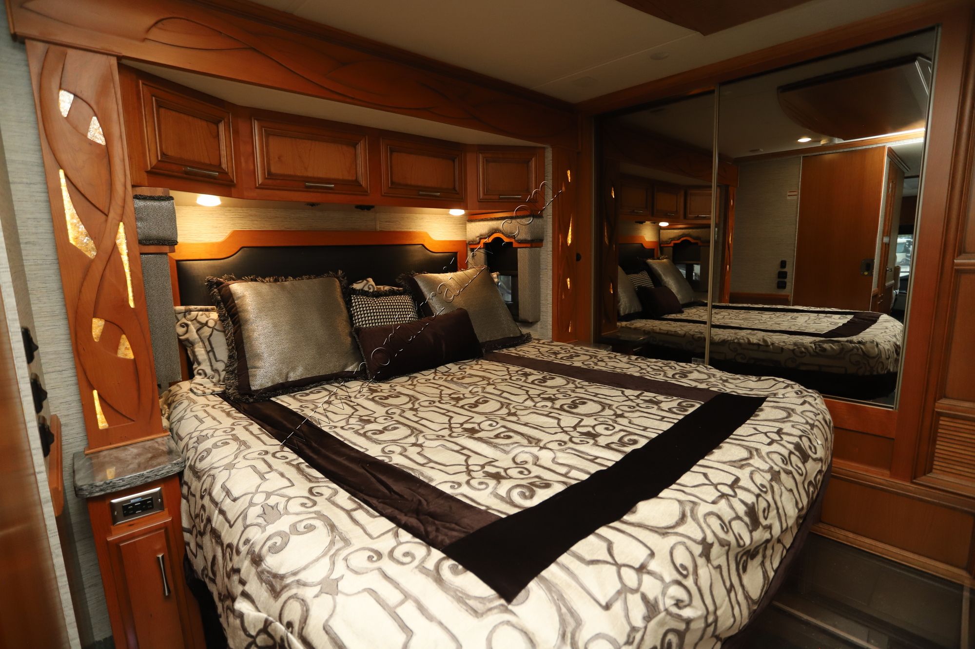 Used 2018 Newmar Ventana 3407 Class A  For Sale