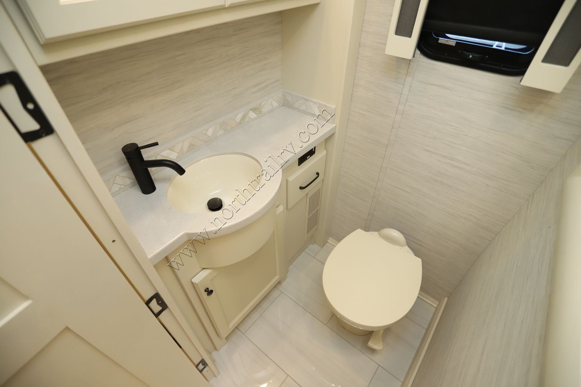 New 2026 Tiffin Motor Homes Allegro Red 37BA Class A  For Sale