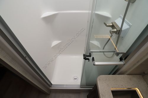 2021 Entegra Accolade 37L