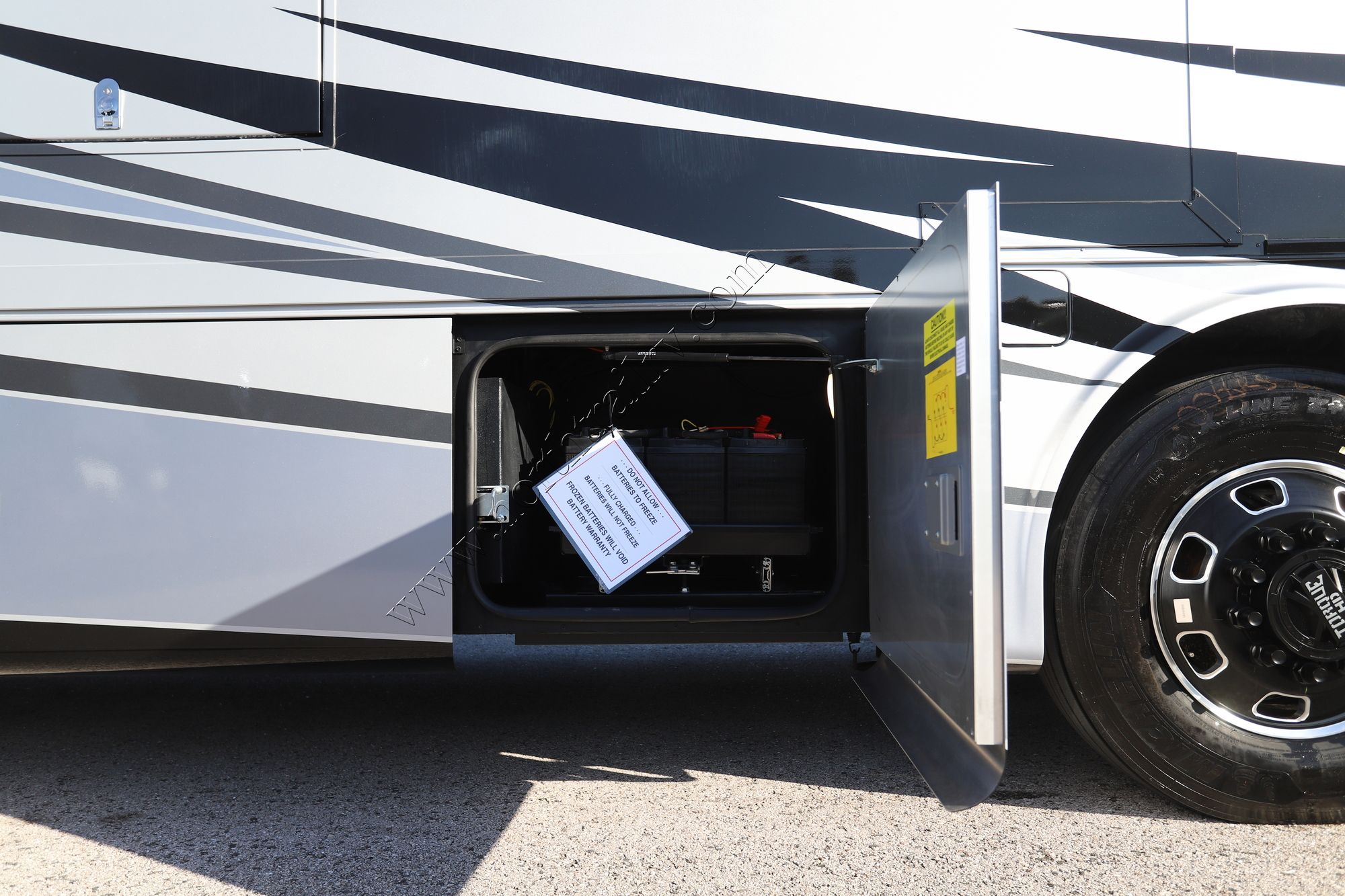 New 2026 Tiffin Motor Homes Allegro Red 37BA Class A  For Sale