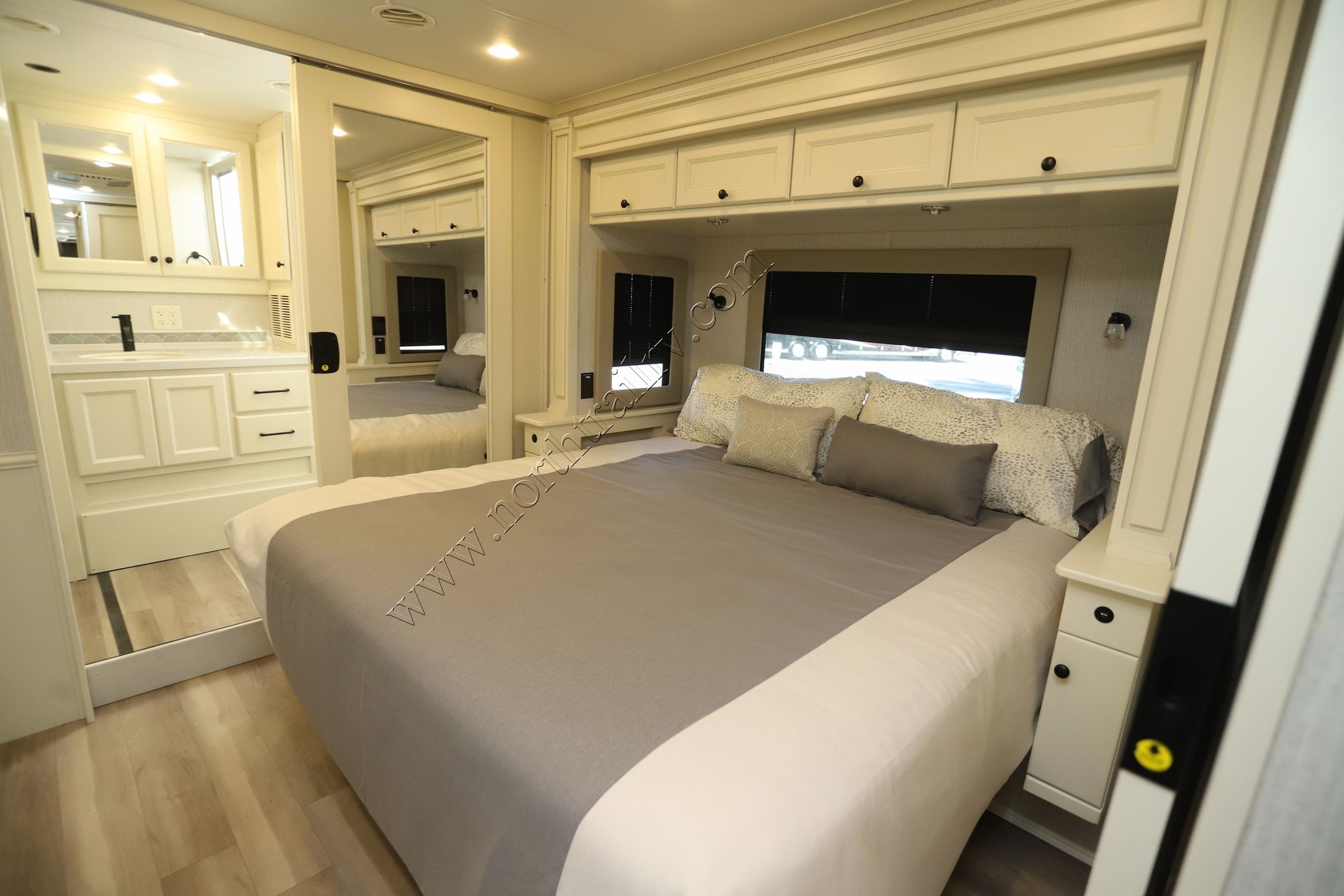 New 2026 Tiffin Motor Homes Byway 38BL Class C  For Sale