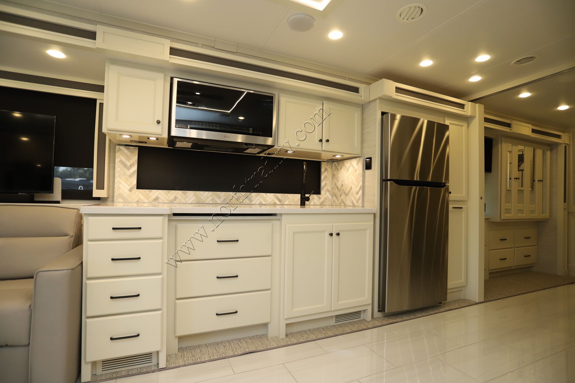 New 2026 Tiffin Motor Homes Allegro Red 37BA Class A  For Sale