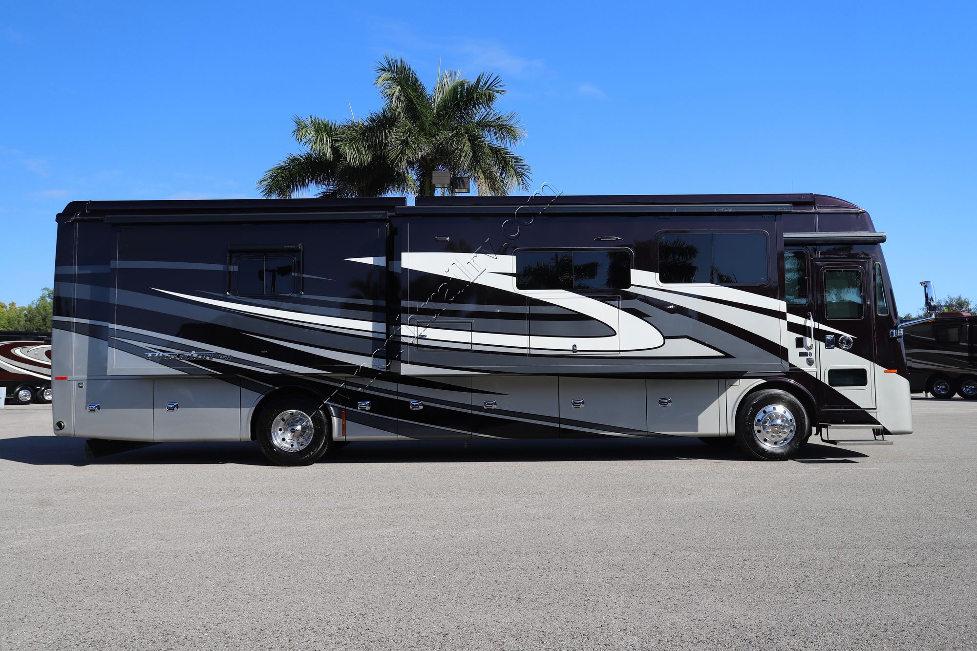 Used 2023 Tiffin Motor Homes Phaeton 40IH Class A  For Sale