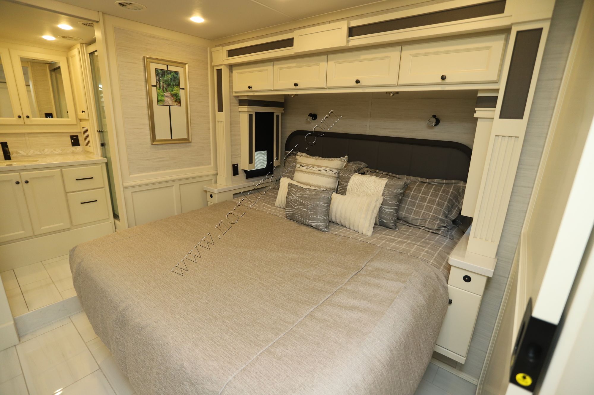New 2026 Tiffin Motor Homes Allegro Red 37BA Class A  For Sale