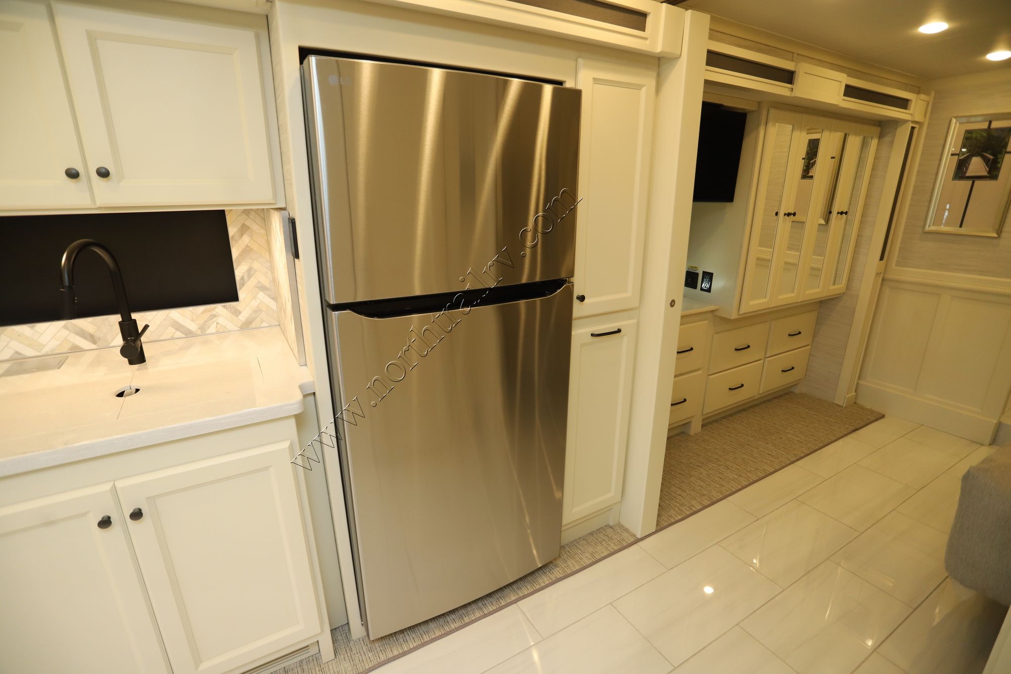 New 2026 Tiffin Motor Homes Allegro Red 37BA Class A  For Sale