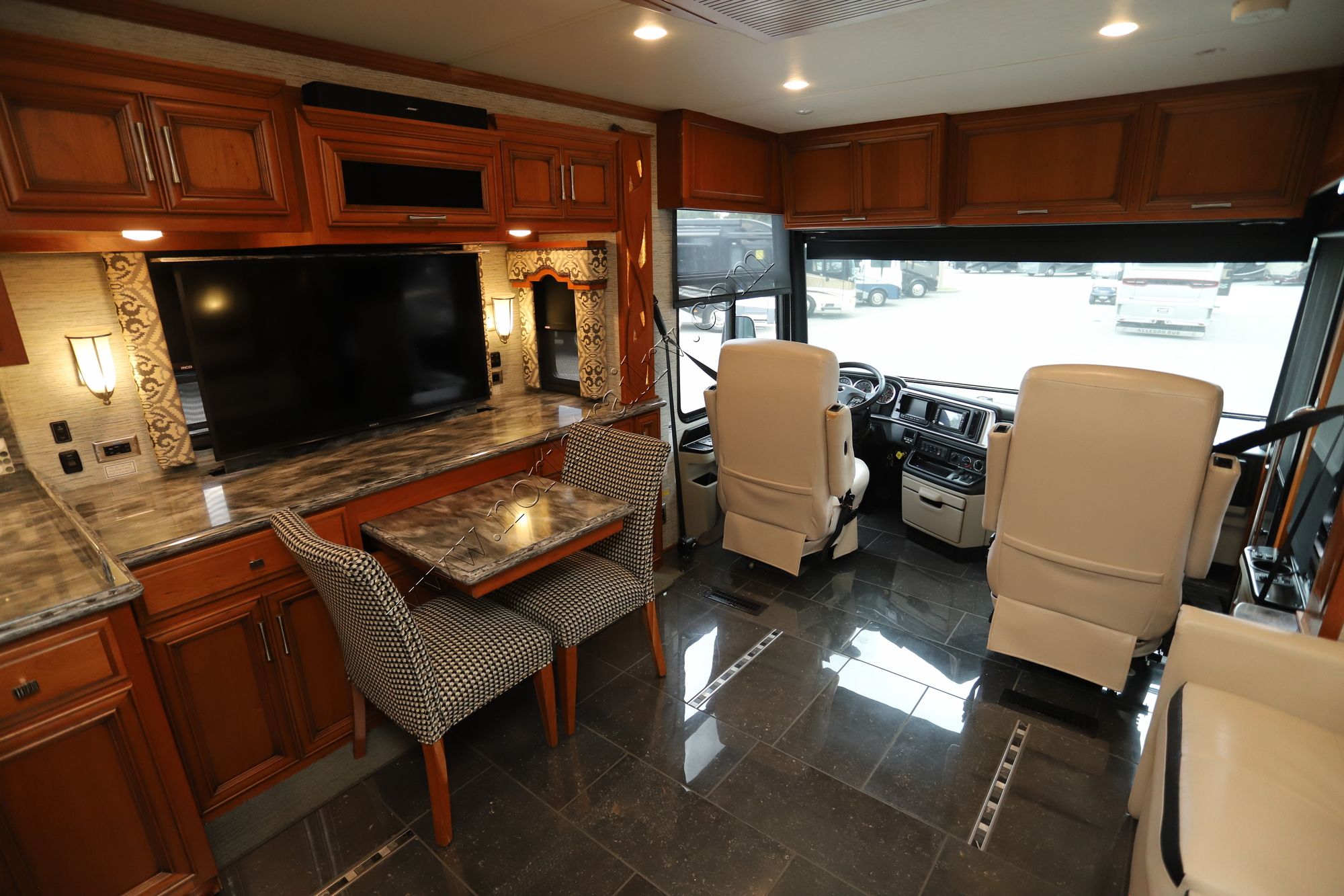 Used 2018 Newmar Ventana 3407 Class A  For Sale