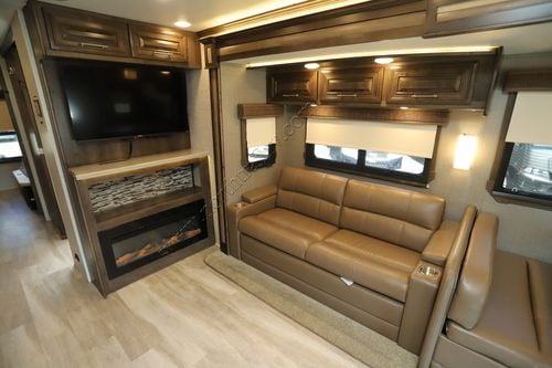 2021 Entegra Accolade 37L