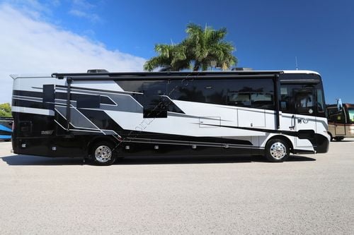 2026 Tiffin Motor Homes Byway 38BL