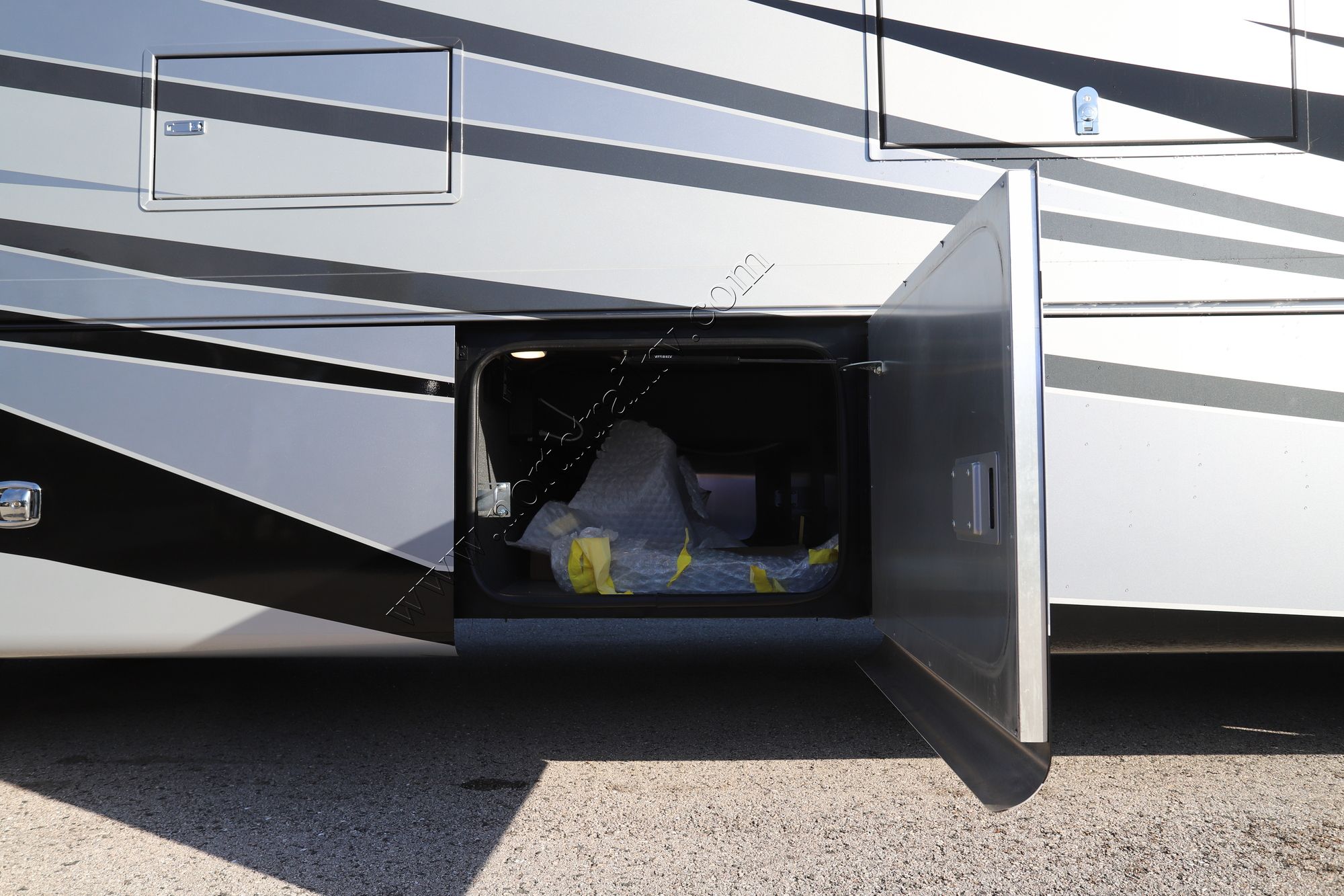 New 2026 Tiffin Motor Homes Allegro Red 37BA Class A  For Sale