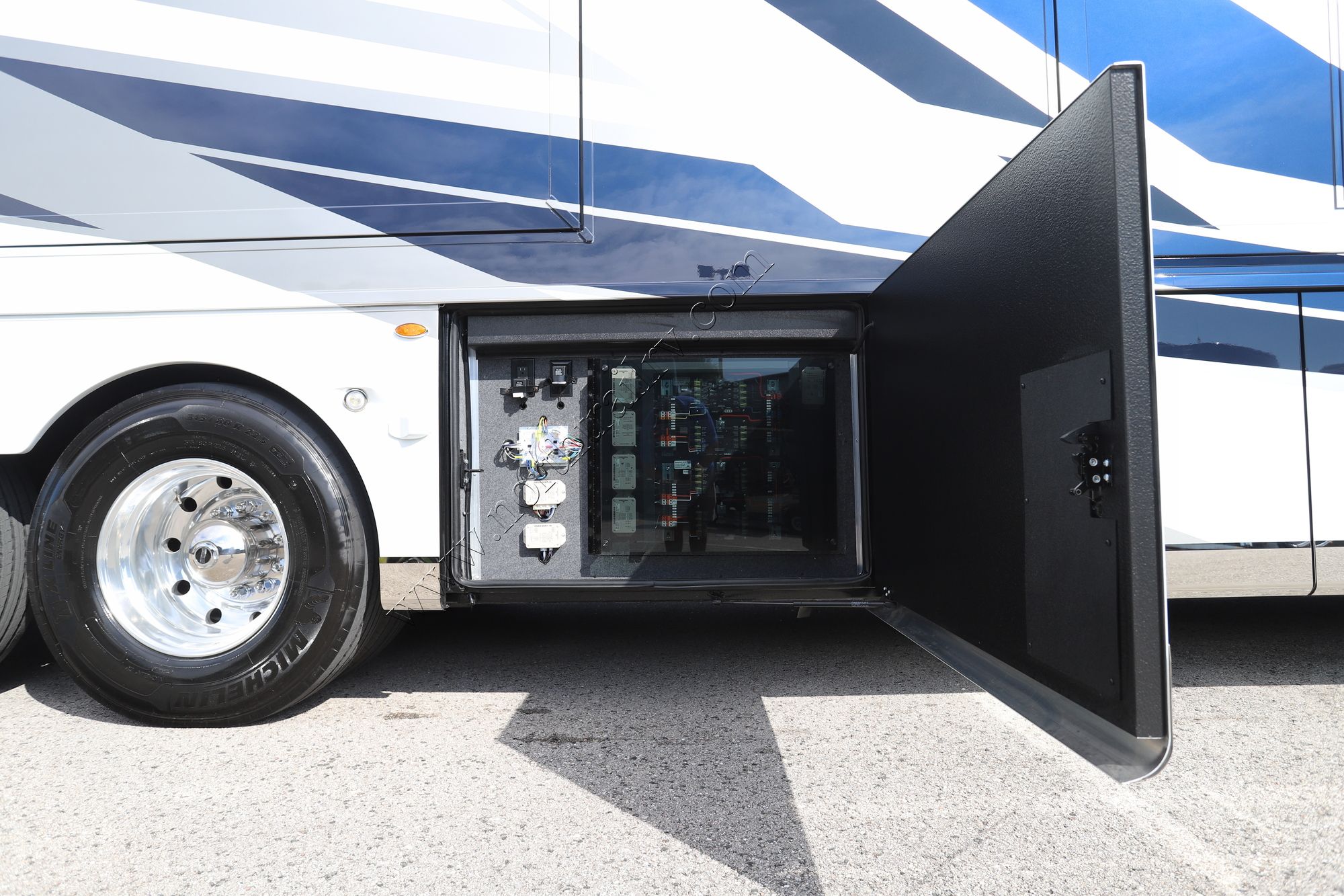 New 2026 Newmar Mountain Aire 4118 Class A  For Sale