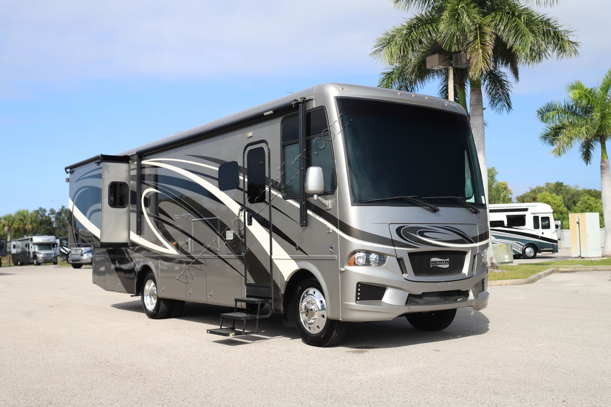 Used 2019 Newmar Baystar 3124 Class A  For Sale