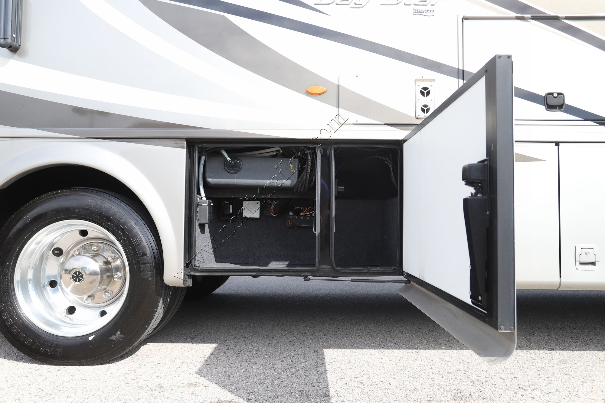 Used 2019 Newmar Baystar 3124 Class A  For Sale