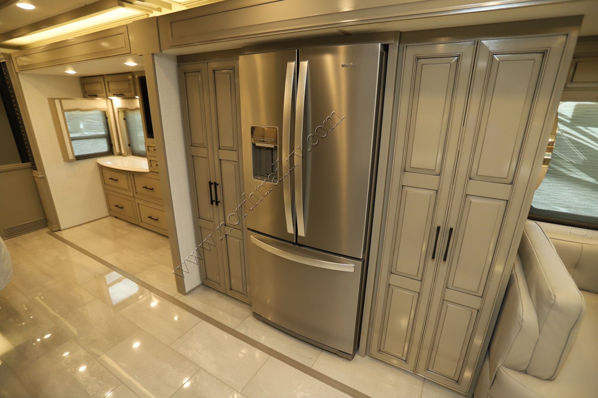 New 2026 Newmar London Aire 4595 Class A  For Sale