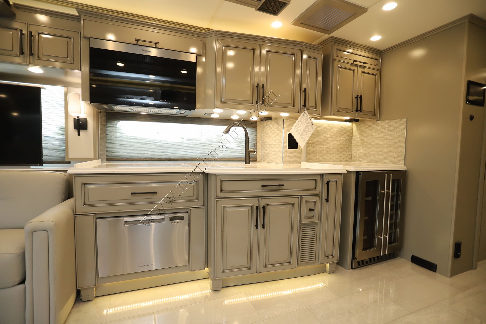 New 2026 Newmar London Aire 4595 Class A  For Sale