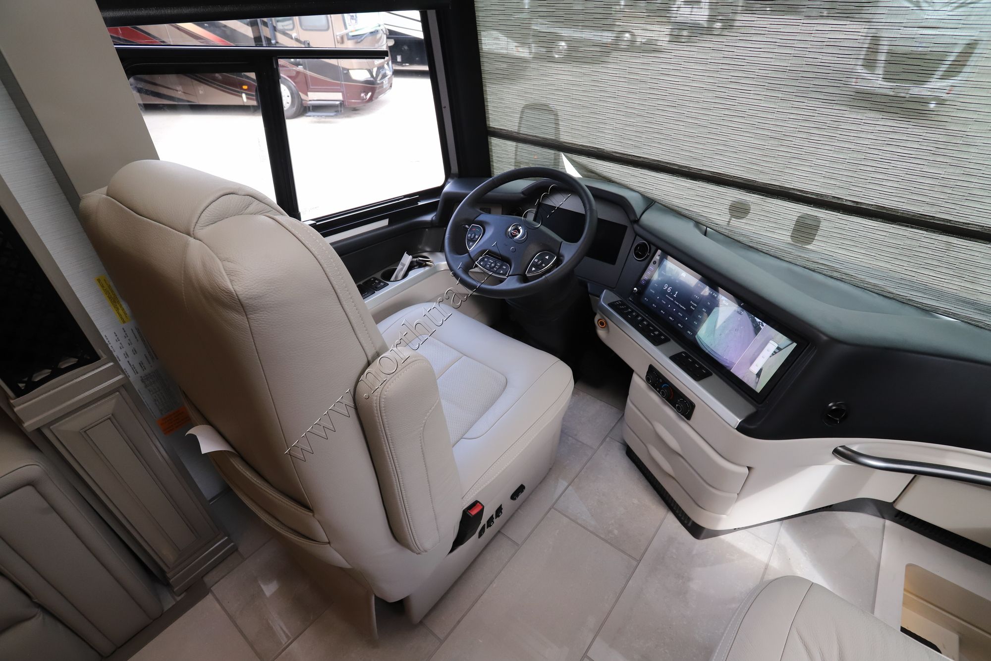 New 2026 Newmar London Aire 4595 Class A  For Sale