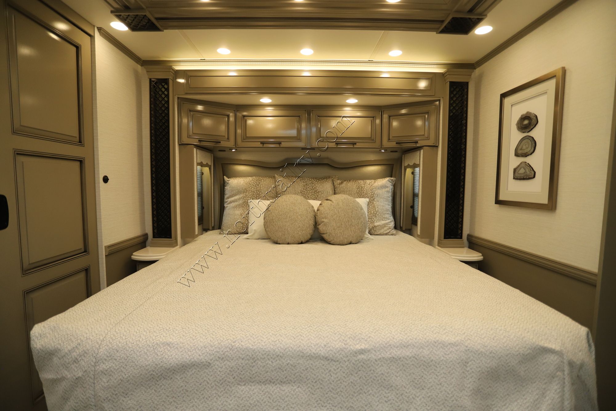 New 2026 Newmar London Aire 4595 Class A  For Sale