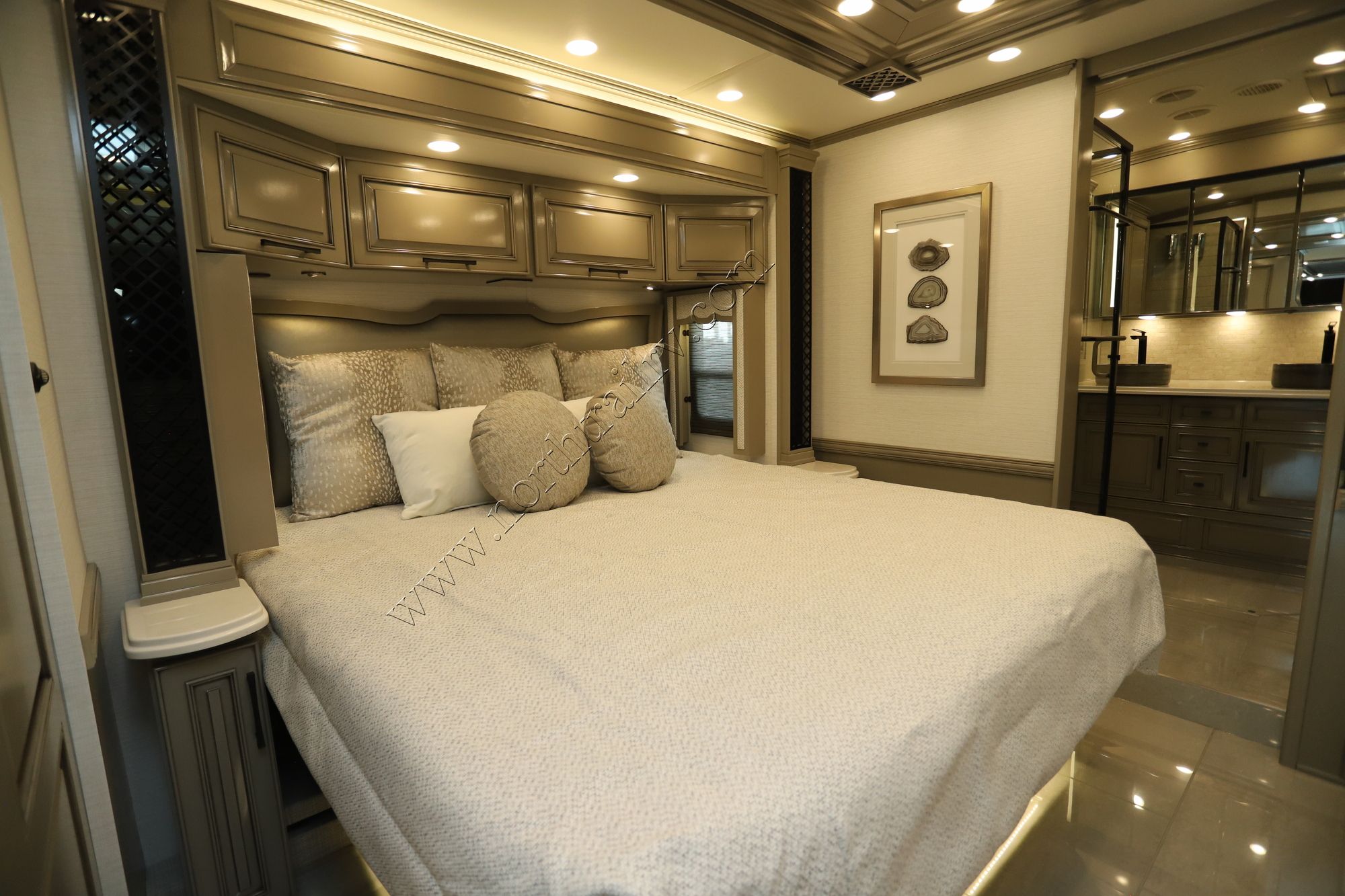 New 2026 Newmar London Aire 4595 Class A  For Sale