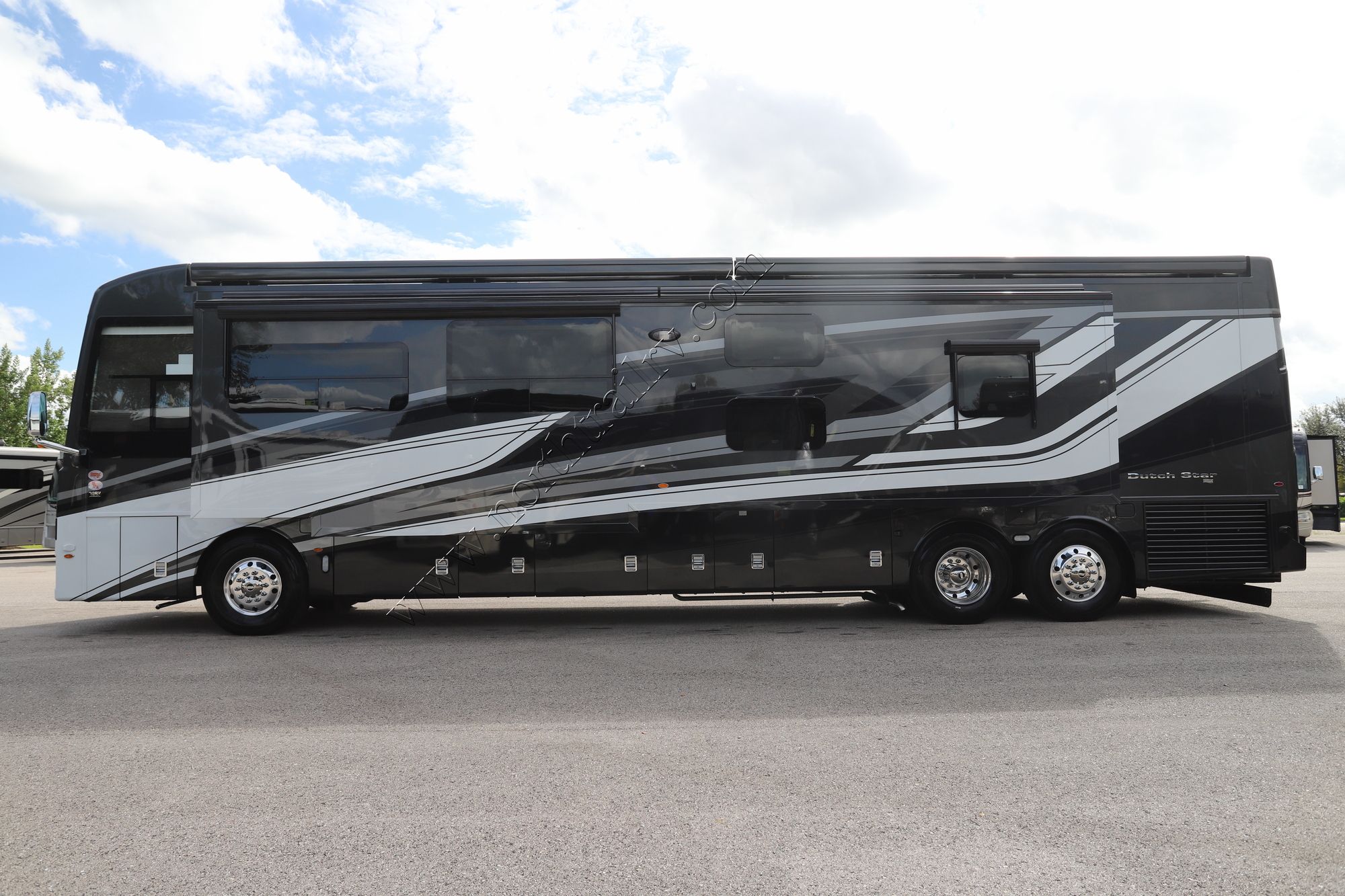 New 2026 Newmar Dutch Star 4340 Class A  For Sale